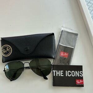 Black Ray-Ban Aviators, polarized
